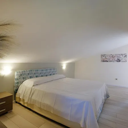 公寓 Glicine E Sole By Teuladaapartments 特乌拉达