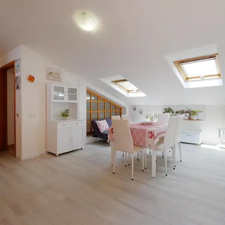 公寓 Glicine E Sole By Teuladaapartments 特乌拉达